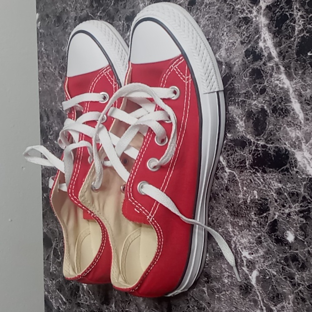 Converse Unisex Mens Size4/womens 6 Red/white Sneakers In Great Conditions - Picture 2 of 6